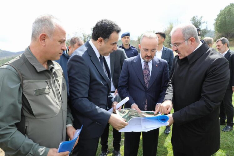 İçişleri Bakan Yardımcısı Turan, sahipsiz hayvanlar için yapılan merkezin inşaatında incelemelerde bulundu haberi