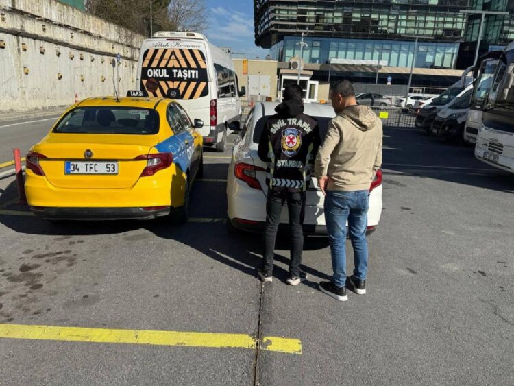 İstanbul’da yolcusundan fazla para alan taksi şoförüne ceza haberi