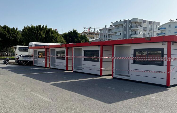 Karmod, Manavgat Belediyesine 5 adet halk ekmek büfe kabini teslim etti haberi