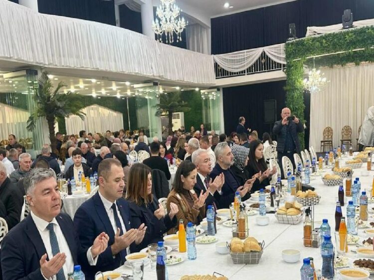 Kırklareli Valisi Turan, Bulgaristan’da soydaşlarla iftarda buluştu haberi