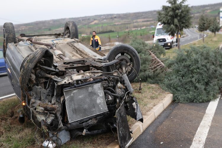 Kırklareli’nde iki otomobilin çarpıştığı kazada 2 kişi yaralandı haberi