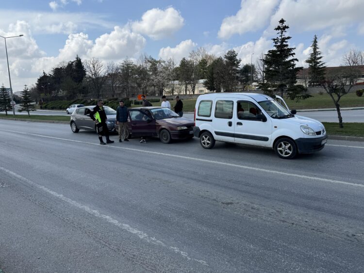 Kırklareli’nde zincirleme trafik kazasında 1 kişi yaralandı haberi
