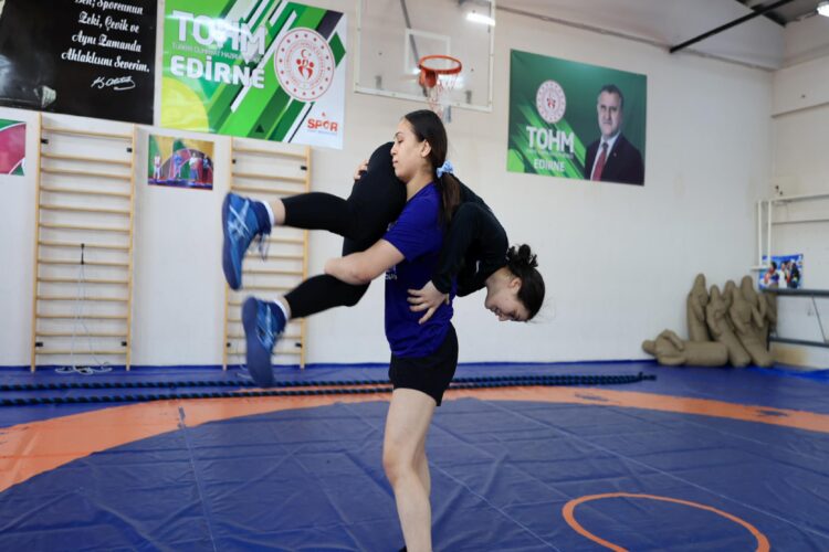 KKTC, Edirne’nin kadın güreşindeki deneyiminden yararlanacak haberi