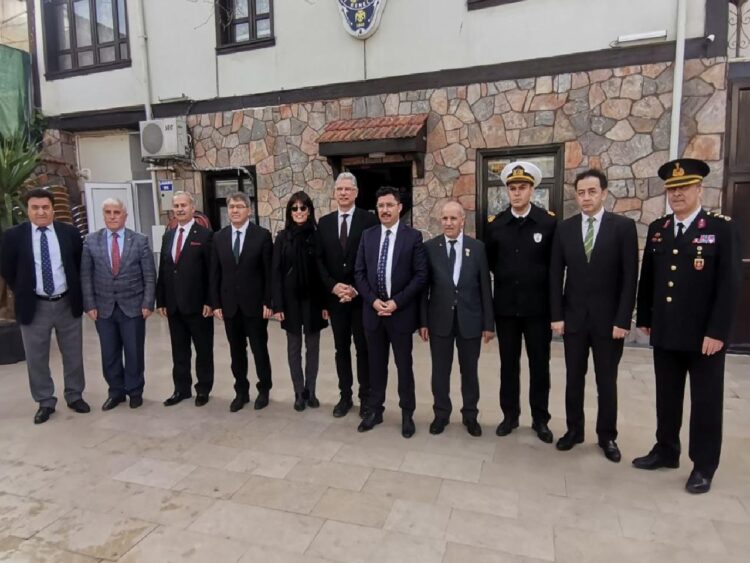 Mudanya’da protokol bayramlaştı haberi