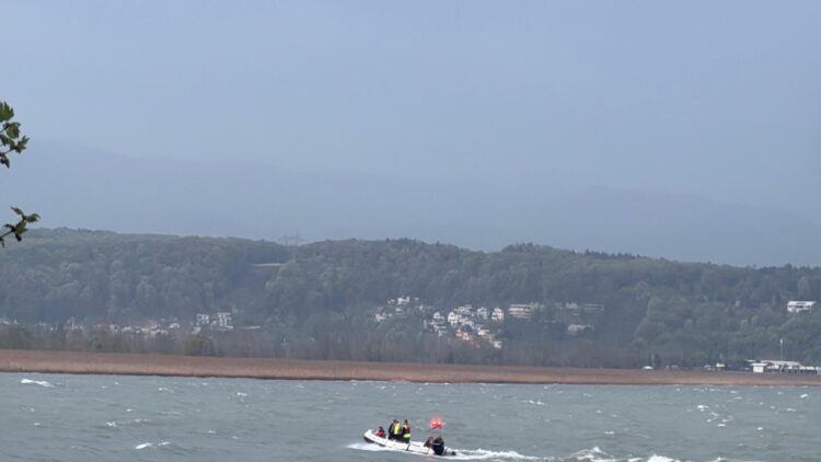 Sakarya’da kanonun devrildiği gölde kaybolan sporcu için arama çalışması başlatıldı haberi