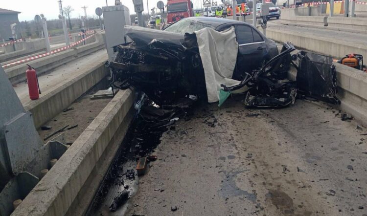 Sakarya’da trafik kazasında hayatını kaybeden çift, Düzce’de toprağa verildi haberi