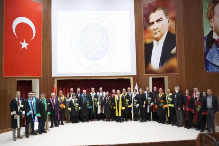 Tekirdağ NKÜ’de cübbe giyme töreni düzenlendi haberi