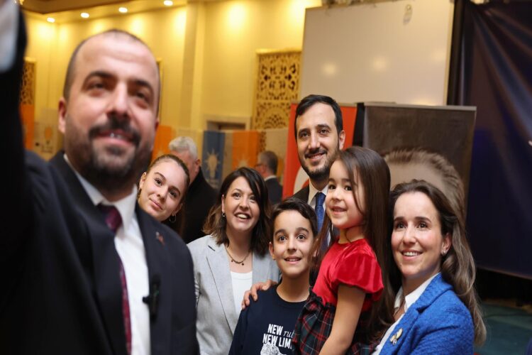 AK Parti İstanbul İl Başkanlığı ramazanda 200 bin aileyi ziyaret etti haberi