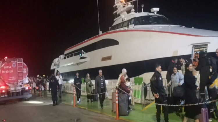 Bursa Deniz Otobüsleri feribotunun makine dairesinde çıkan yangın söndürüldü haberi