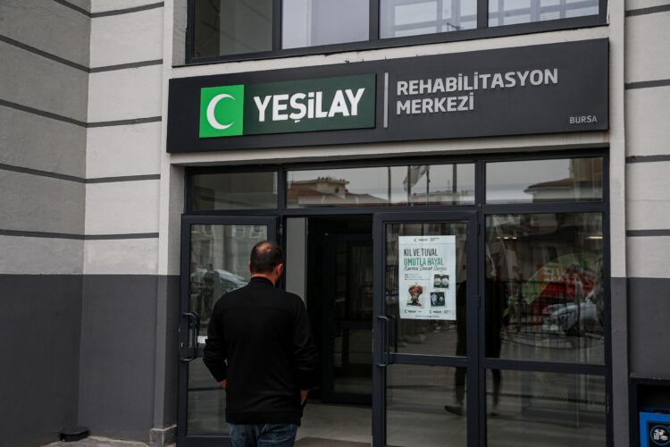 Bursa’daki Yeşilay Rehabilitasyon Merkezi bağımlılıktan kurtulamayanlara umut oluyor haberi
