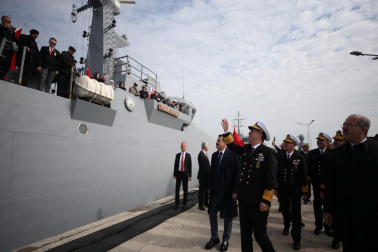 Çanakkale Boğazı’nda batan “Dumlupınar” ve “Atılay” denizaltılarında şehit olan denizciler anıldı haberi