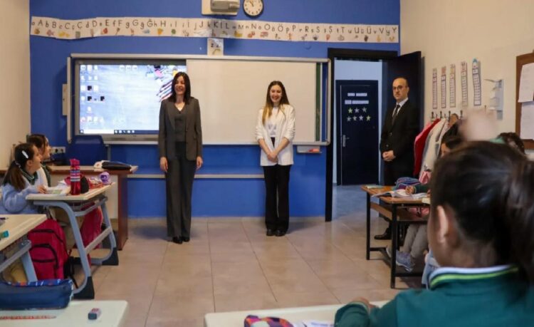 Çanakkale İl Milli Eğitim Müdürü Hayta’dan köy okuluna ziyaret haberi