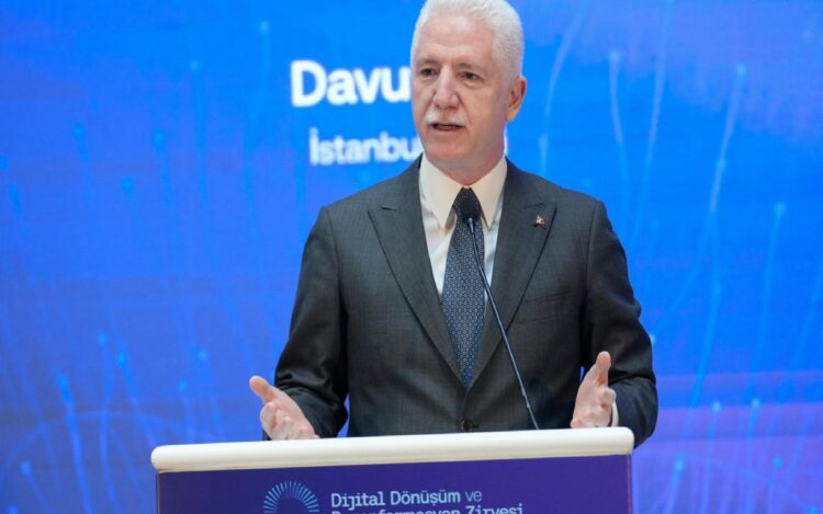 “Dijital Dönüşüm ve Dezenformasyon Zirvesi” İstanbul’da yapıldı haberi