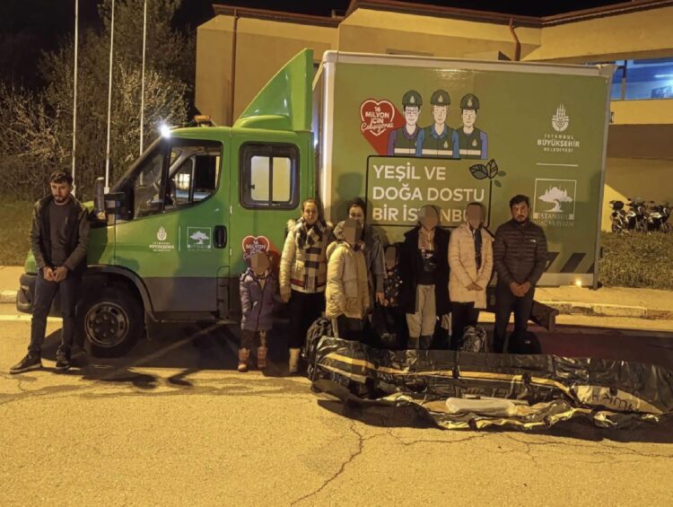 Edirne’de bir kamyonette 8 düzensiz göçmen yakalandı haberi