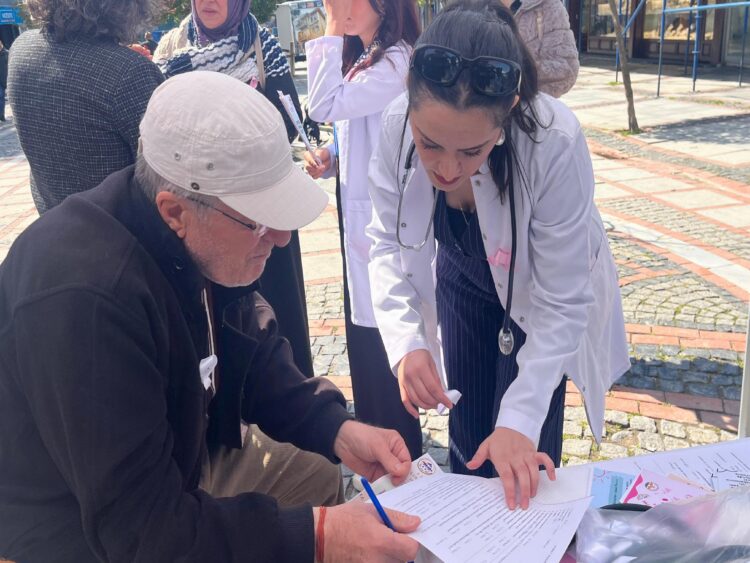 Edirne’de üniversite öğrencileri kanserde erken tanının önemine dikkat çekti haberi