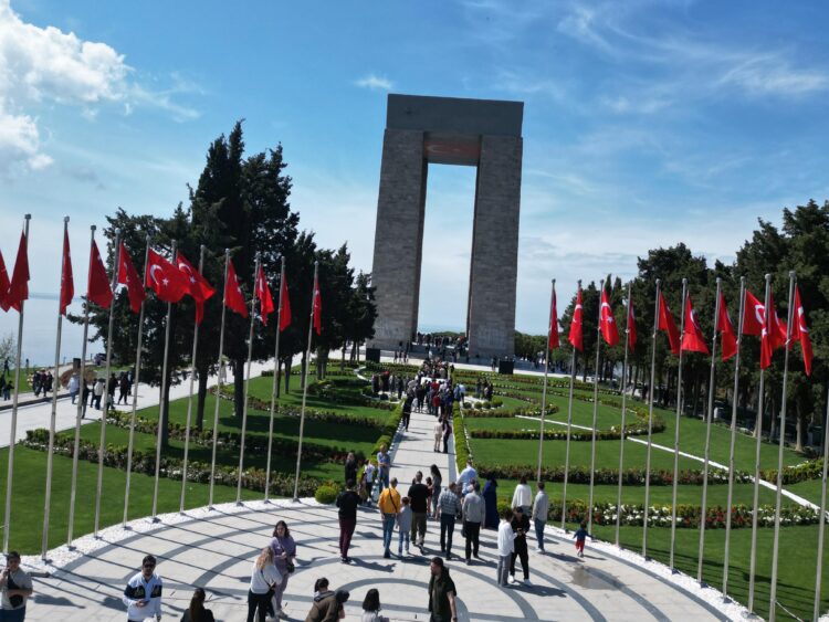 Tarihi Gelibolu Yarımadası’nda bayram yoğunluğu yaşandı haberi