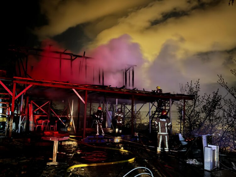 Uludağ’ın eteklerindeki baraka yandı haberi
