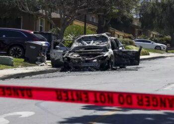 San Diego’da Uçak Yerleşim Alanına Düştü: 2 Ölü, 8 Yaralı