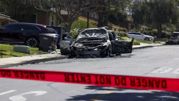 San Diego’da Uçak Yerleşim Alanına Düştü: 2 Ölü, 8 Yaralı