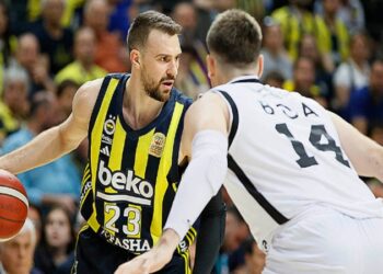 Beşiktaş Seriyi Uzatmak, Fenerbahçe Beko Kupayı Kaldırmak İstiyor