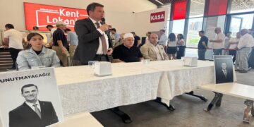 Osmangazi Kent Lokantası’nda Ferdi Zeyrek Anısına Vatandaşlara Ücretsiz Yemek Verildi