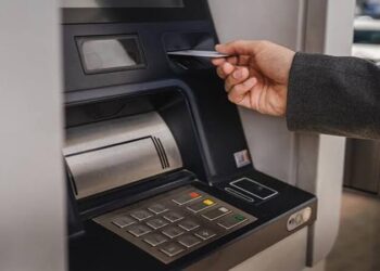 ATM Kullanıcılarına Uyarı: Kart Takmadan Önce Mutlaka Bu Tuşa Basın