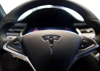 Tesla Araçlara Grok Destekli Yapay Zekâ Asistanı Geliyor