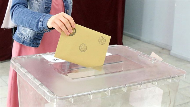 CHP Zirvede, Erdoğan İkinci Turda Üç Aday Karşısında Geride