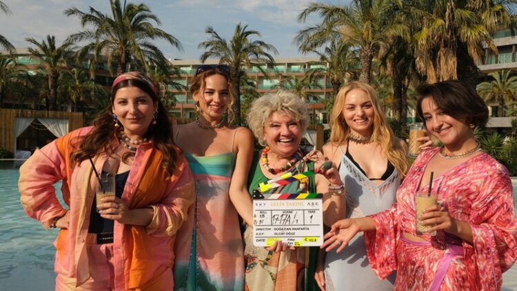 Gelin Takımı 2 Filminin Afişi Yayınlandı