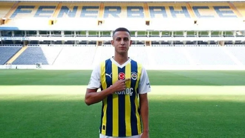 Fenerbahçe’de Bartuğ Elmaz’ın Sözleşmesi Uzatıldı
