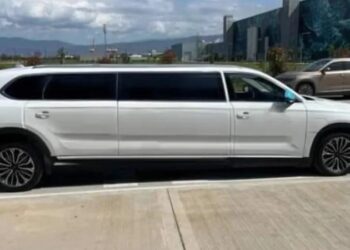 Cumhurbaşkanı Erdoğan, Togg’un Limuzin Versiyonu ile Törene Katıldı