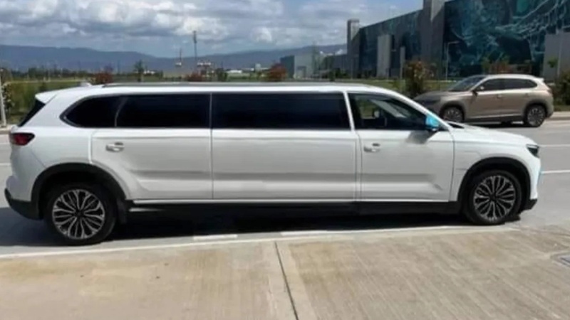 Cumhurbaşkanı Erdoğan, Togg’un Limuzin Versiyonu ile Törene Katıldı