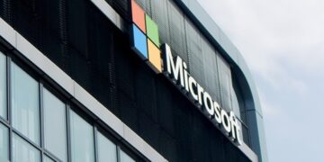 Microsoft, 15 Bin Çalışanı İşten Çıkarırken CEO’nun Ücreti Yükseldi