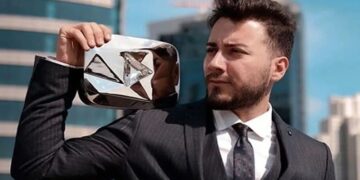 Enes Batur’dan “Tarikat” İddialarının Ardından Dikkat Çeken Paylaşımlar