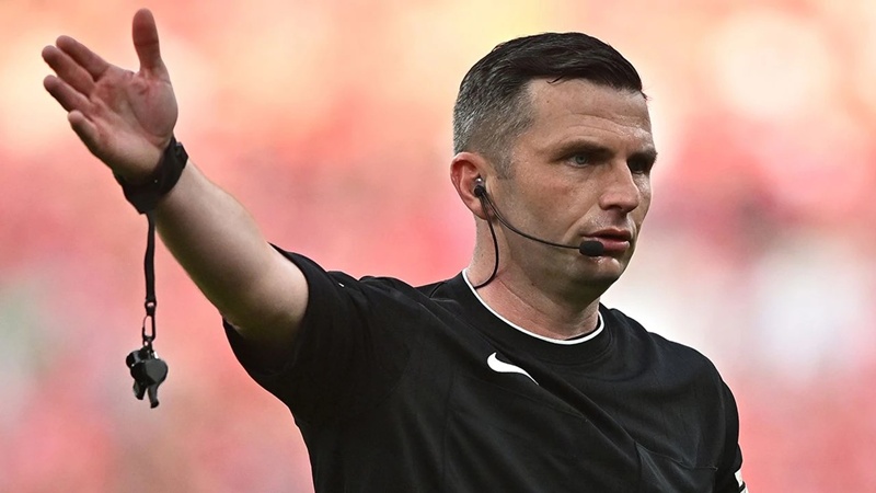 Galatasaray – Bodo/Glimt Maçının Hakemi Michael Oliver Oldu