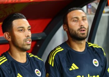 Fenerbahçe’de Kadro Dışı Kararları Değişmedi: İrfan Can ve Cenk Tosun Kadroya Giremedi