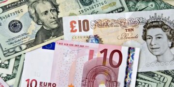 Dolar ve Euro Haftayı Yükselişle Tamamladı