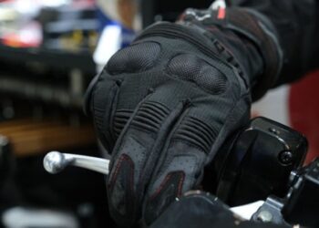 Motosiklet Sürücüleri İçin Eldiven Zorunluluğu Yürürlüğe Girdi