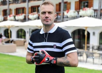 Beşiktaş’ta Kale Değişiyor: Mert Günok Yeniden Eldivenleri Giyecek