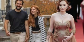 Başak Gümülcinelioğlu ve Çağrı Çıtanak İlk Bebeklerini Kucaklarına Aldılar