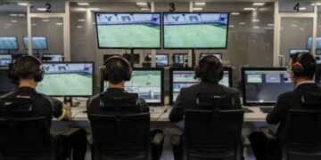 Beşiktaş Fenerbahçe Derbisinde VAR Hakemi Açıklandı