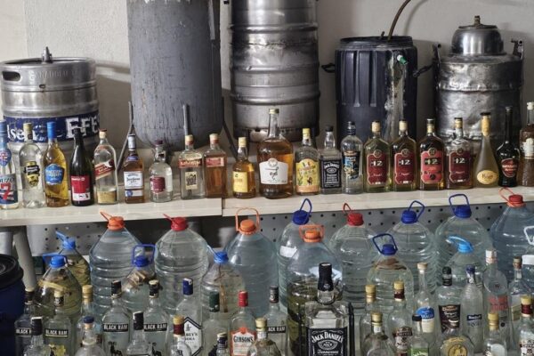 140 Litre Sahte Alkol Ele Geçirildi