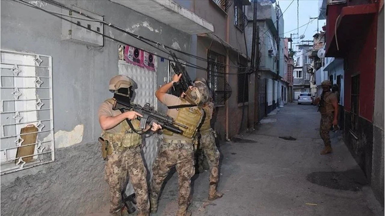 20 İlde narkotik operasyonu 90 zehir taciri gözaltında