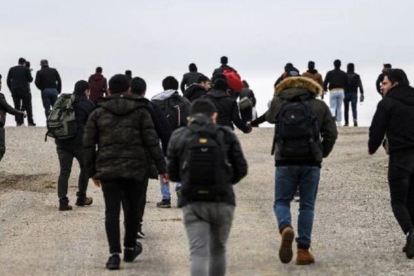 27 Düzensiz Göçmen Yunanistan’a Kaçarken Yakalandı