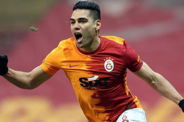 37’lik Yıldız Yeniden Galatasaray’a Dönmek İstiyor! Aslan Pusuda, Taraftar Şaşkın