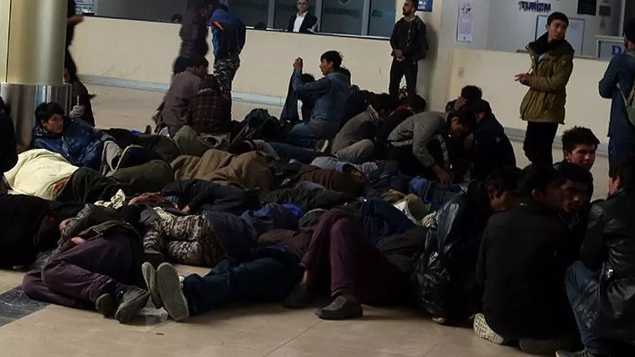 4 araçta 41 düzensiz göçmen yakalandı
