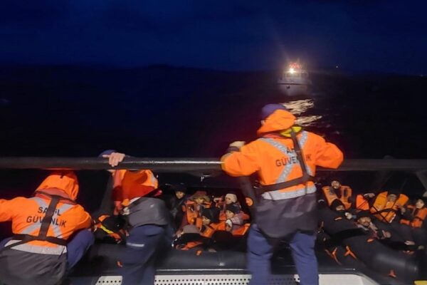 45 Göçmen Ayvalık Sularında Kurtarıldı
