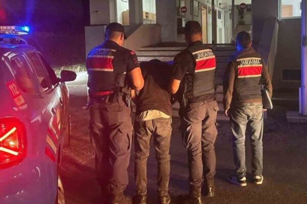 500 Bin Liralık Altınları Çalan Dolandırıcıyı Jandarma Yakaladı