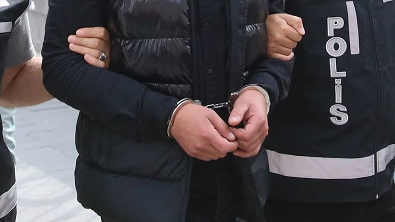 54 yıl hapis cezası bulunan firari telsizle yakalandı