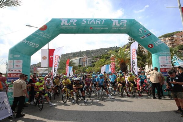 58.Cumhurbaşkanlığı Türkiye Bisiklet Turu Heyecanı Alanya’da Start Verdi